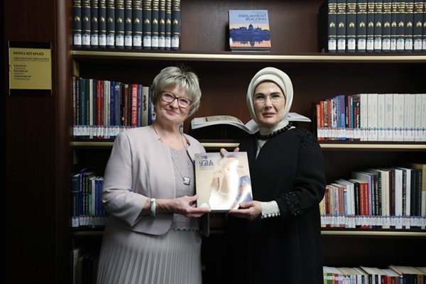 Emine Erdoğan, Macaristan Cumhurbaşkanı’nın eşi Nagy ile bir araya geldi