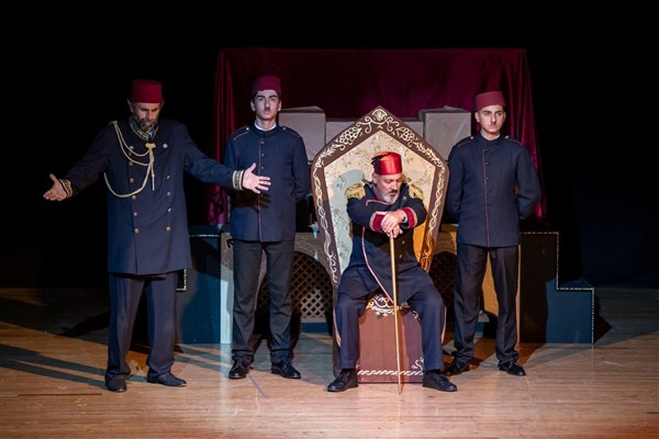 Mahalle Tiyatroları Buluşması, “İstibdat Kumpanyası” ile perde kapattı