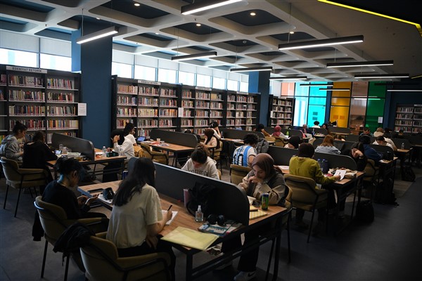 Çayırova’ya kazandırılan kitap kahveler ilgi gördü