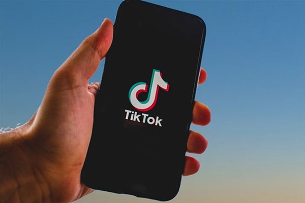 Arnavutluk TikTok’u bir yıl boyunca yasaklıyor