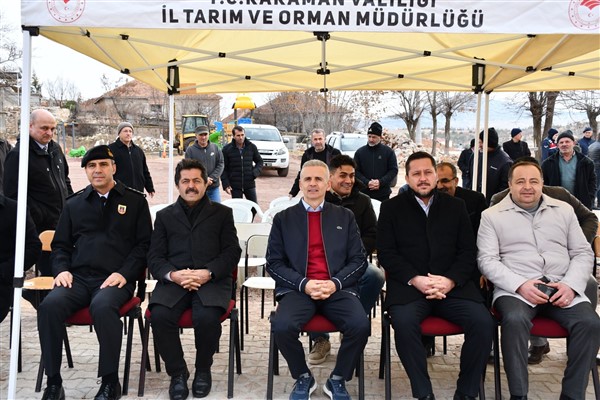 Vali Çiçekli, terfili kapalı sistem sulama projesinin açılışı yaptı