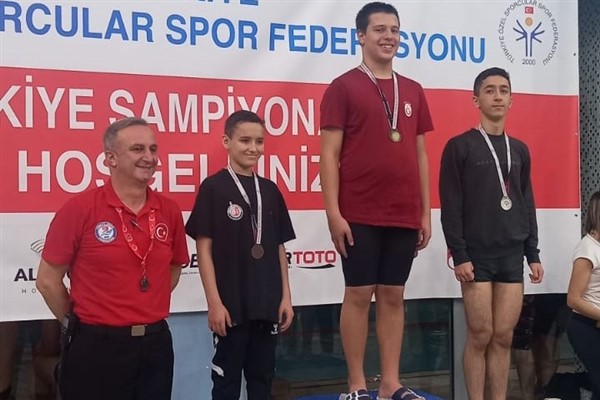 Eskişehir Büyükşehir Spor Kulübü’nün otizmli sporcularından 15 madalya