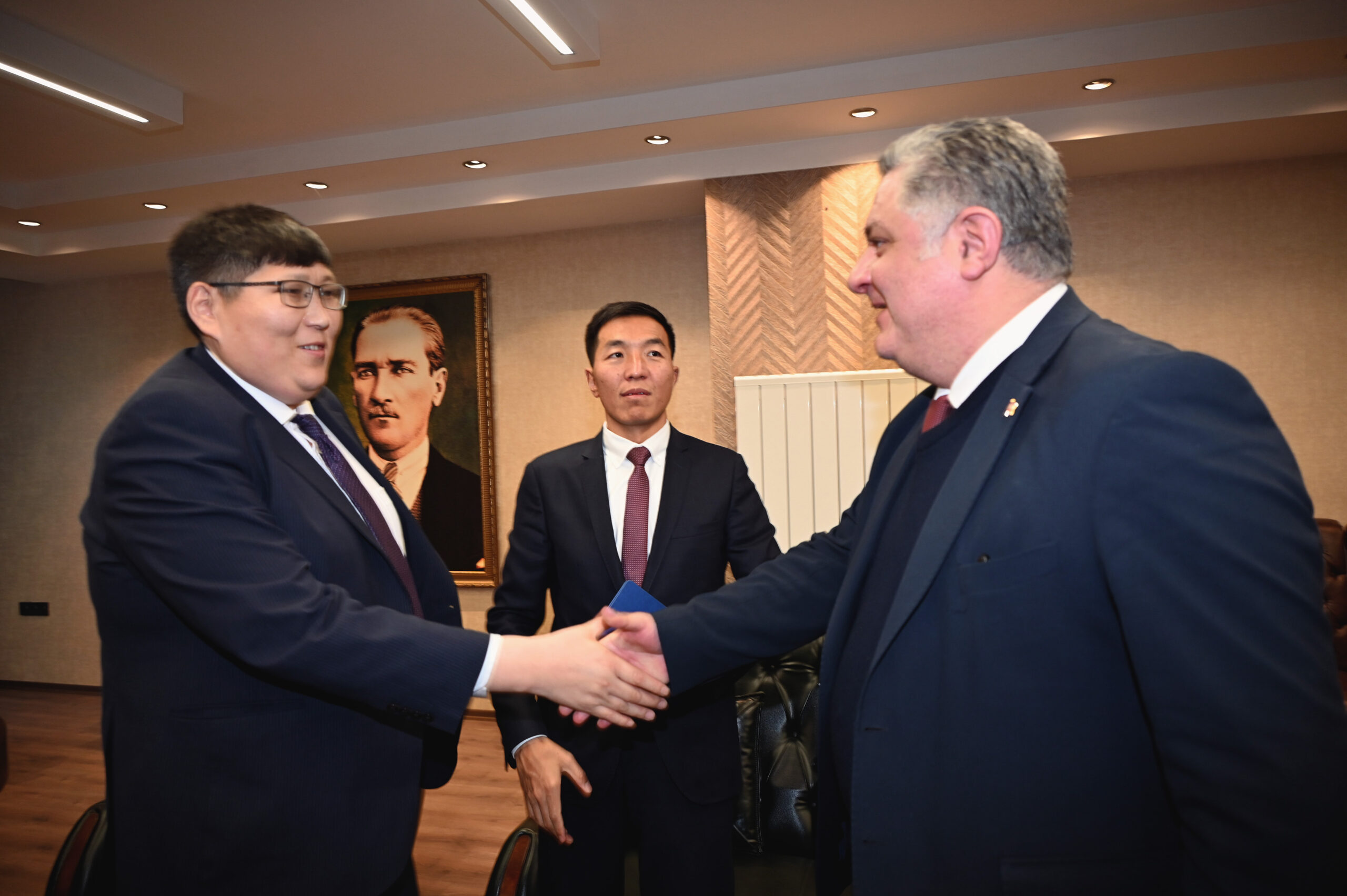 Moğolistan Başkonsolosu Danuu’dan Başkan Gürel’e ziyaret