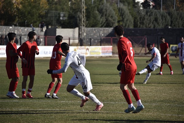 Siverek Belediyespor: 4 – Elbistanspor: 0