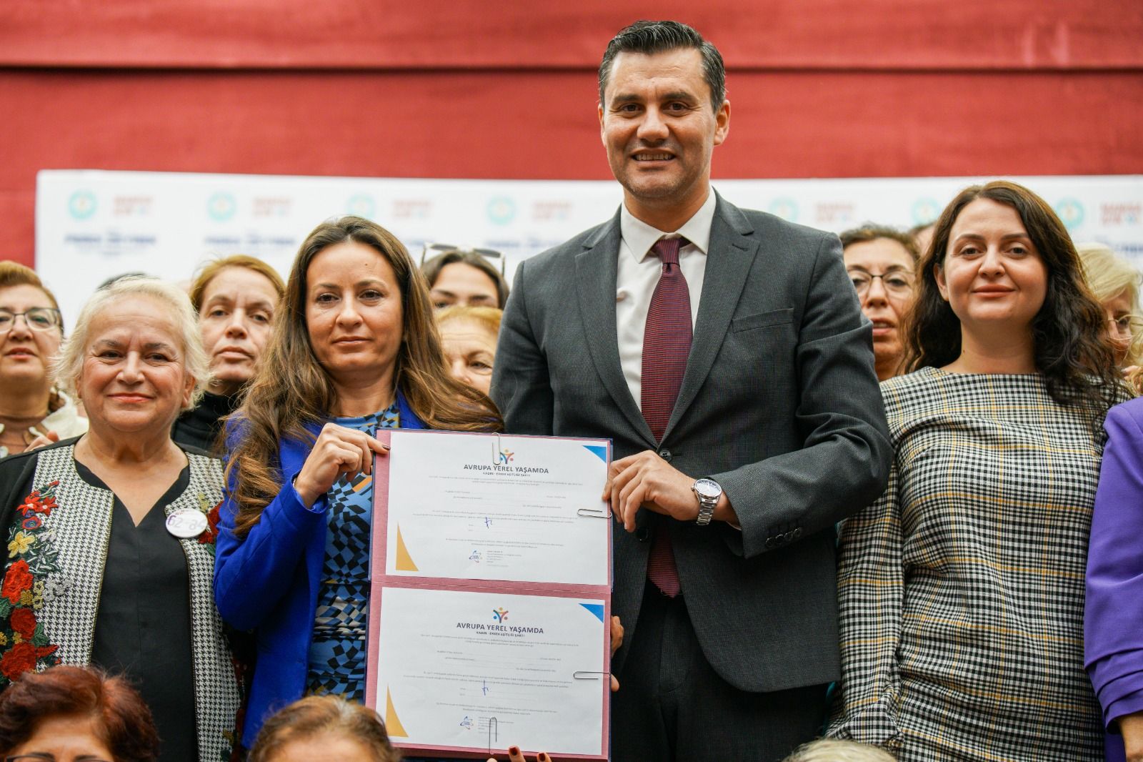 Başkan Zeyrek, Yerel Yaşamda Kadın-Erkek Eşitliği Şartı’nı imzaladı