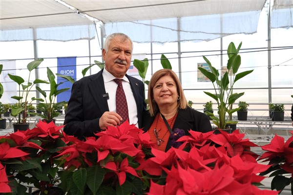 Adana Büyükşehir Belediyesi, Güneş Enerjisiyle Çalışan Akıllı Sera açtı