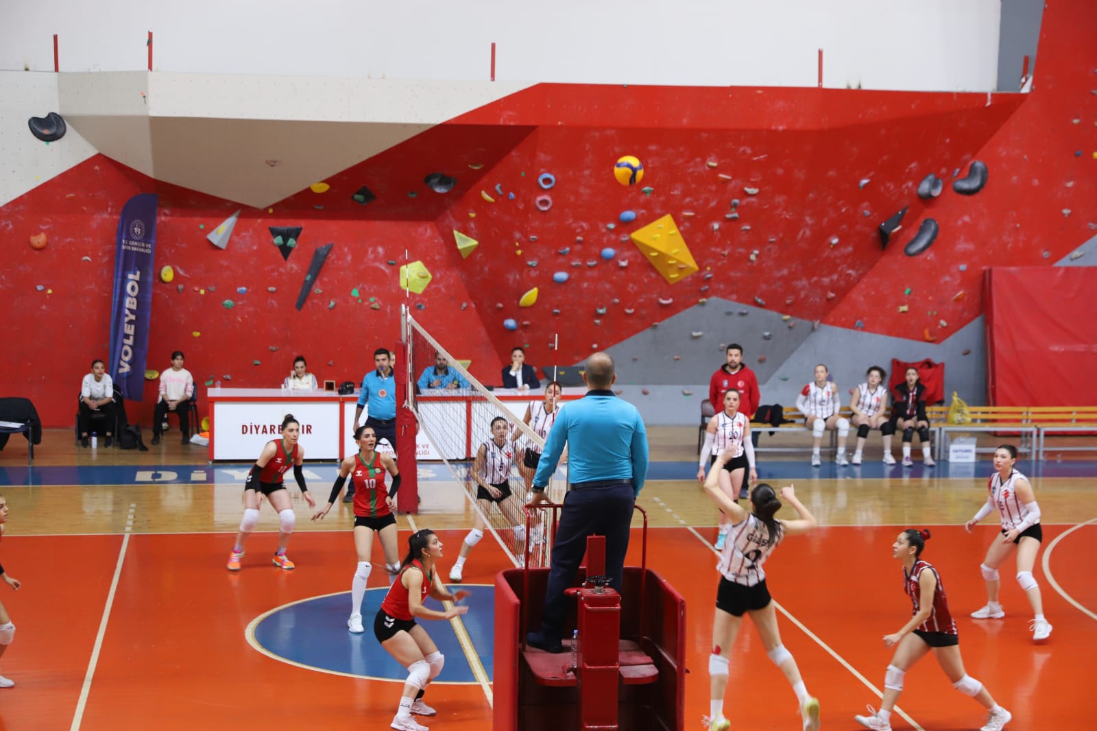 Diyarbakır Büyükşehir Belediyesi Kadın Voleybol Takımı, Hatay’a mağlup oldu