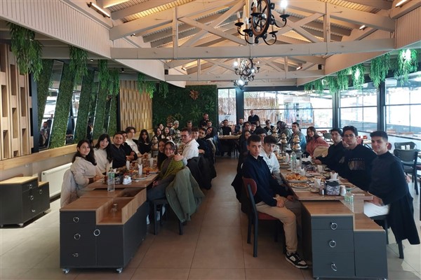 İl Müdürü Çalışkan, YKS’ye hazırlanan öğrencilerle buluştu