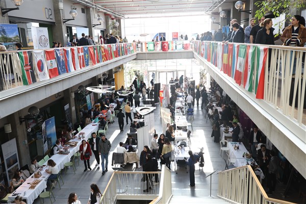 Özyeğin Üniversitesi otelcilik ve yiyecek-içecek sektörünü bir araya getirdi