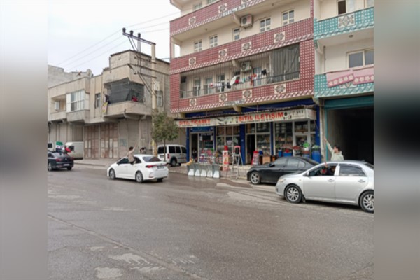 Şanlıurfa’daki Suriyeliler, Esad yönetiminin sonunu kutladı