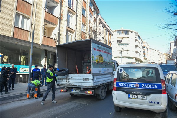 Esenyurt Belediyesi, trafik akışını bozan vatandaşları uyardı