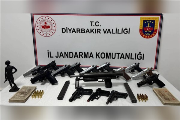 Diyarbakır’da ruhsatsız silah ve tarihi eser operasyonu