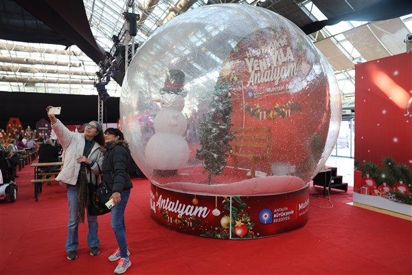 Yılbaşı Festivali, Cam Piramit’te başladı