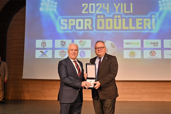 Başkan Bozbey’e “Spora katkı sağlayan başkan” ödülü