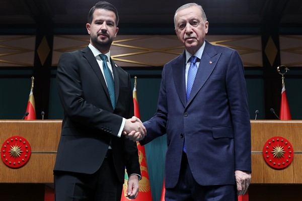 Erdoğan: Suriye’de aniden patlak veren gelişmeleri çok yakından takip ediyoruz