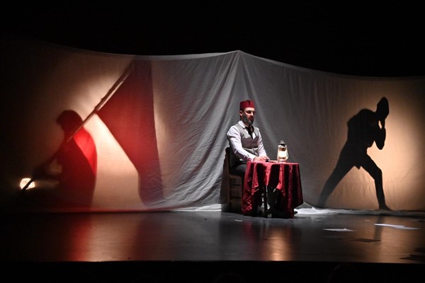 Manisa’da gençler Mehmet Akif Ersoy’u andı