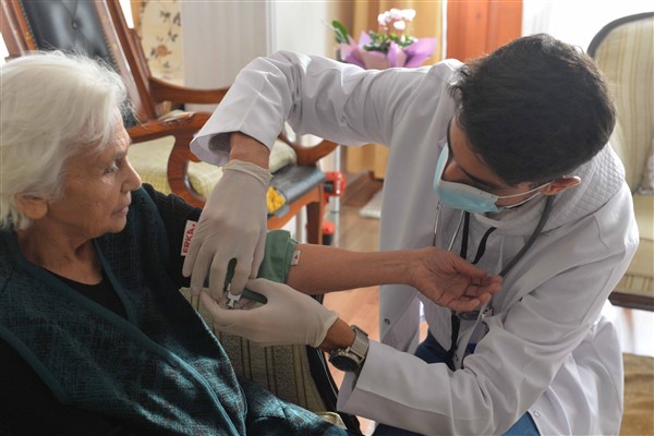 Ankara Büyükşehir’den 60 yaş üstü vatandaşlara evde sağlık hizmeti