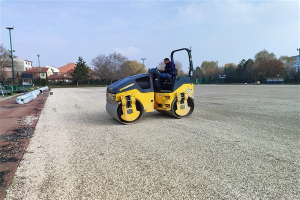 Büyükşehir belediyesi sahaları yenileniyor