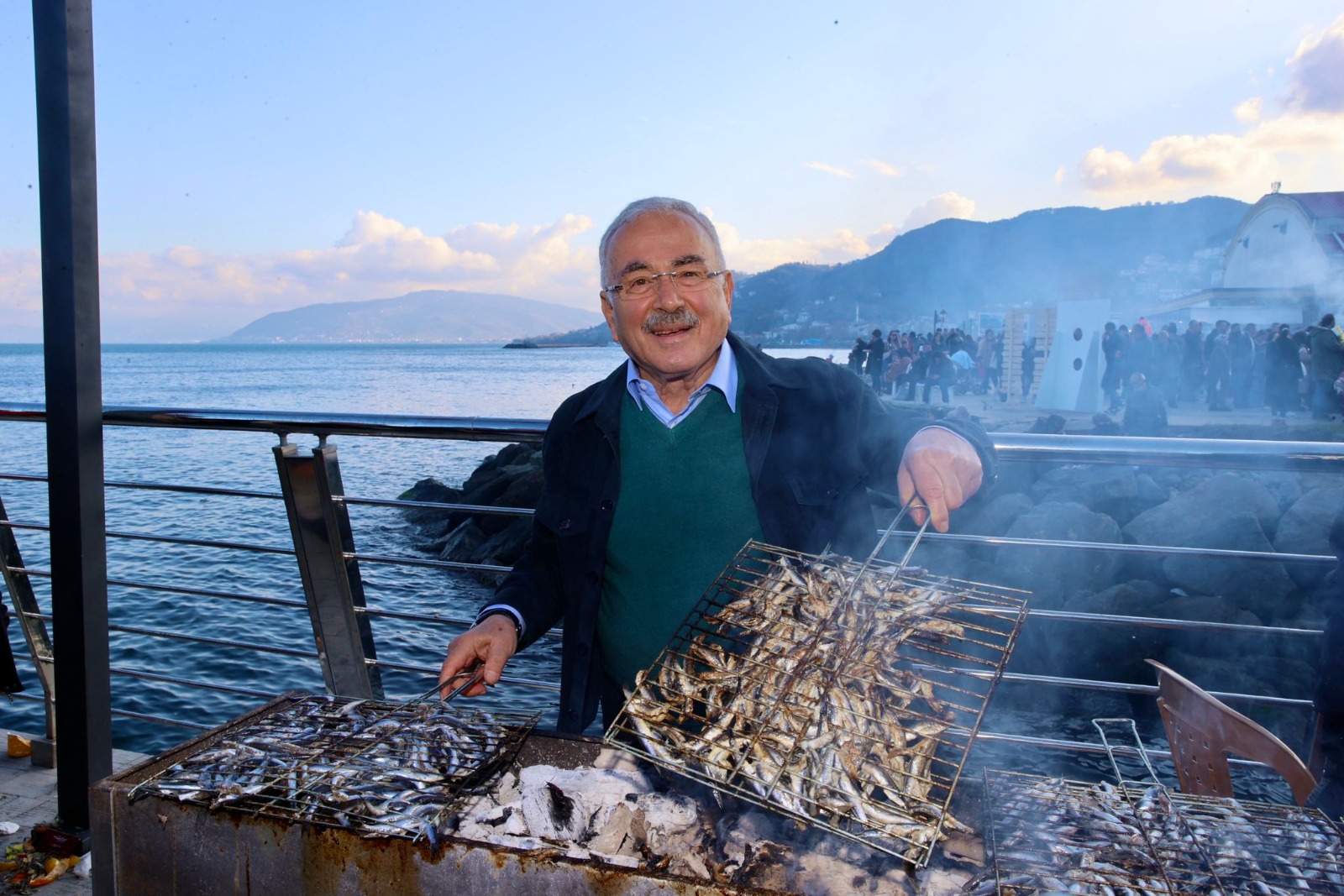 Perşembe Hamsi Festivali’nde 10 tona yakın hamsi pişti