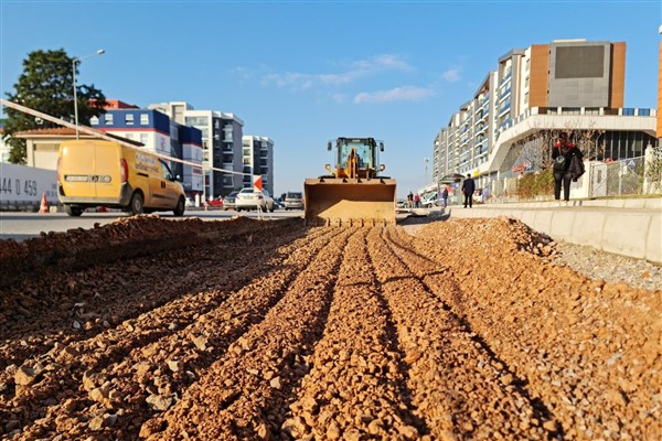 İzmir Büyükşehir, Eski Havaalanı Caddesi’ni yeniliyor