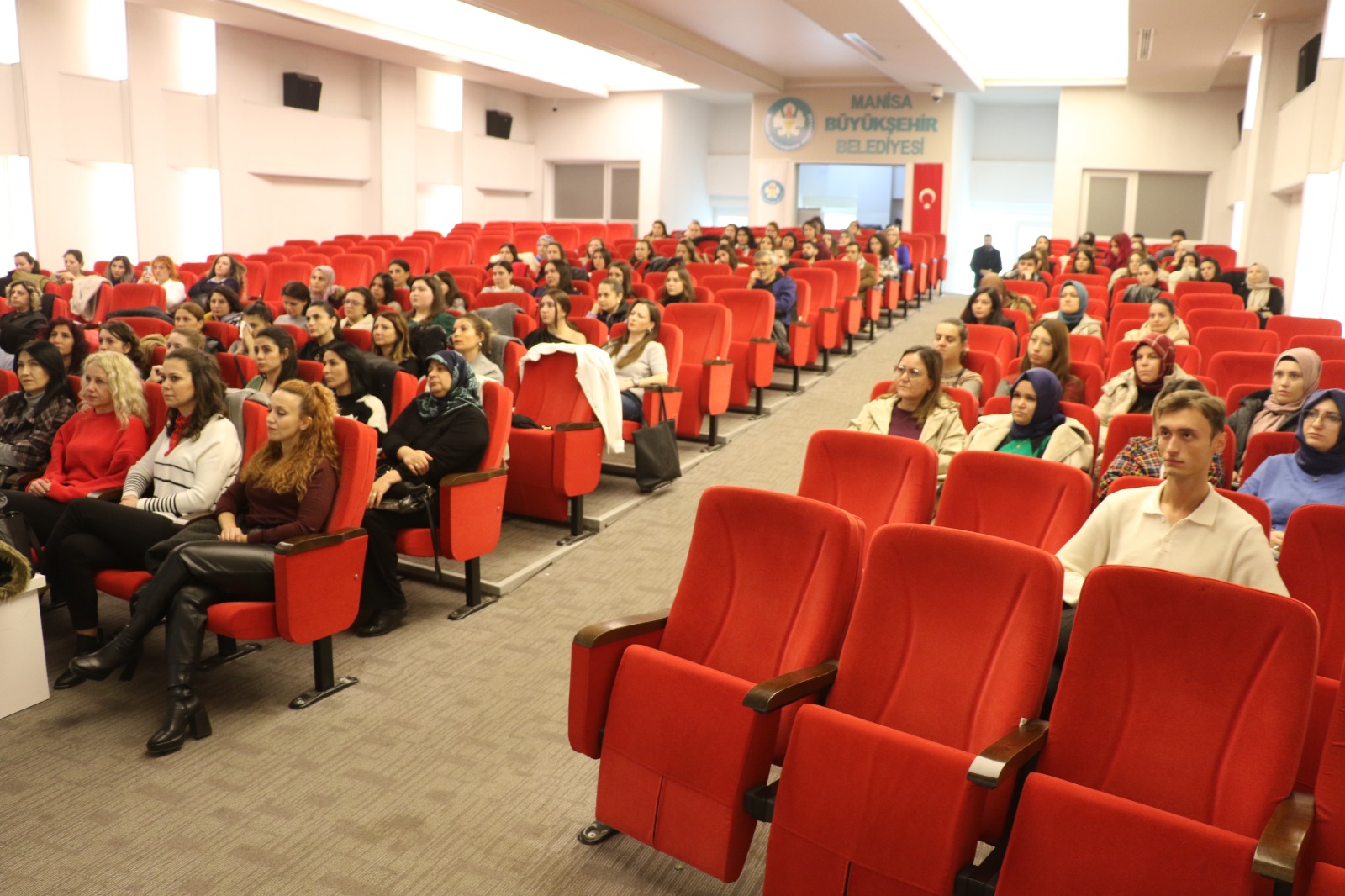 Manisa Büyükşehir Belediyesi’nden öğretmenlere DEHB farkındalık eğitimi