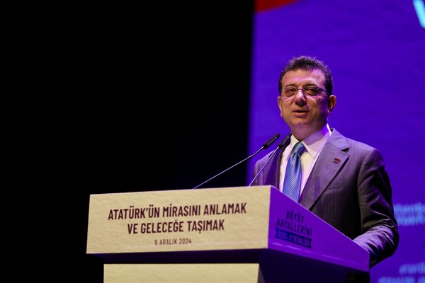 İmamoğlu: Devrimler bizi dimdik ayakta tutuyor