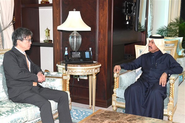 Katar Dışişleri Bakanlığı Genel Sekreteri El Hammadi, Japon büyükelçi ile görüştü