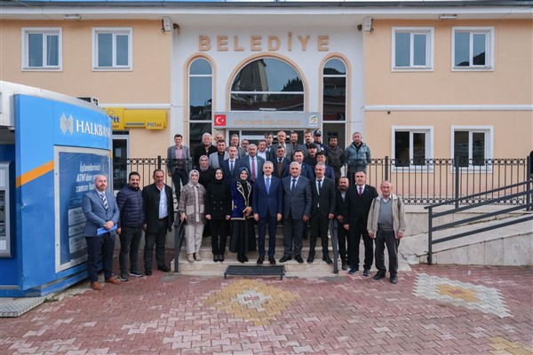 Karaman Valisi Çiçekli, Göktepe Belediyesi’ni ziyaret etti