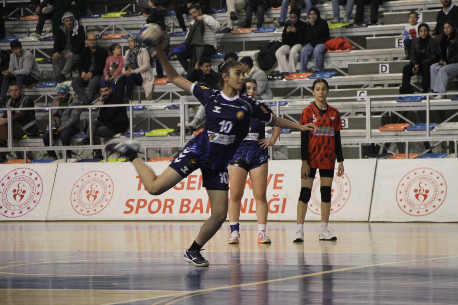 Güneşin Çocukları Spor Kulübü, liderliğini sürdürdü