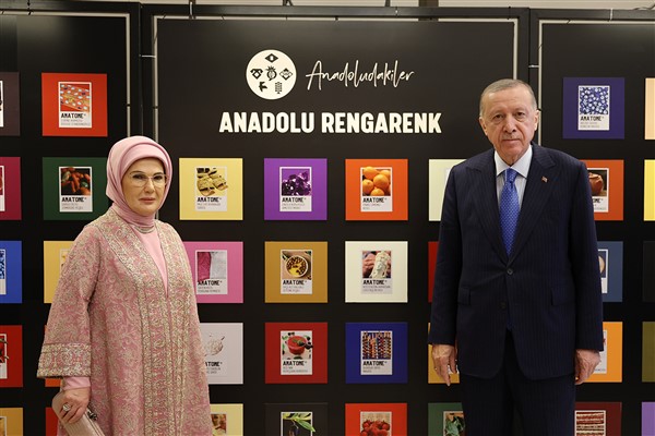 Cumhurbaşkanı Erdoğan, Anadoludakiler Projesi’nin sergisini gezdi