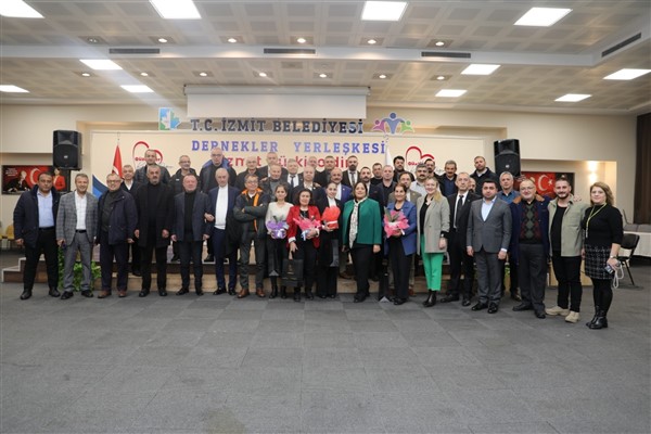 İzmit Belediyesi muhtarlarla 2024 yılı değerlendirme toplantılarına başladı