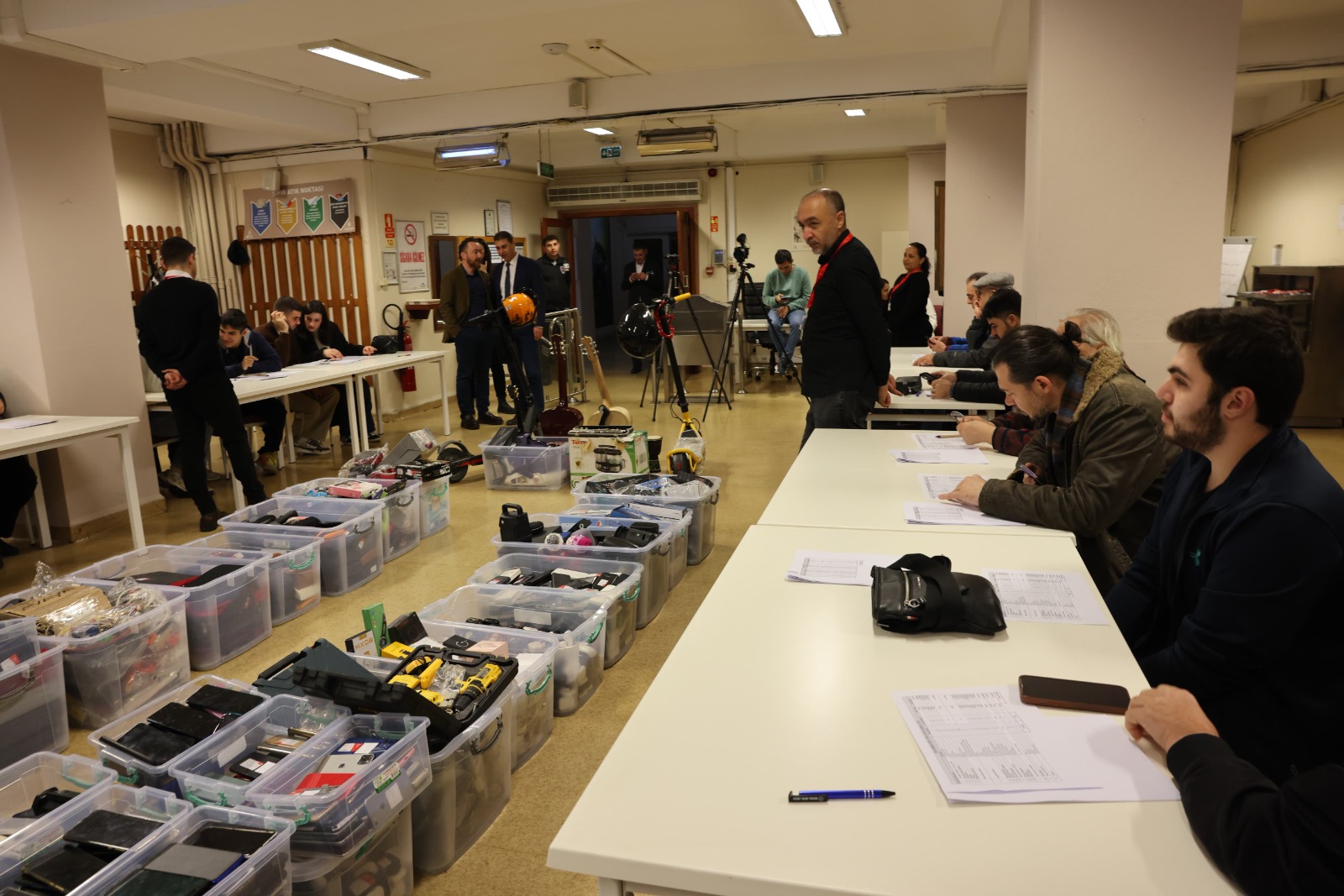 Toplu taşıma araçlarında unutulan eşyalar açık artırma ile satıldı