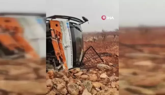 Gaziantep'te Otomobil ile Halk Otobüsü Çarpıştı: 5 Yaralı