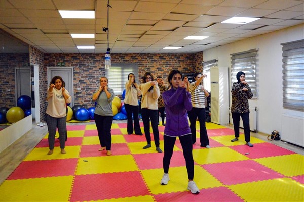 Diyarbakır’da kadınlar için yakın savunma eğitimleri devam ediyor