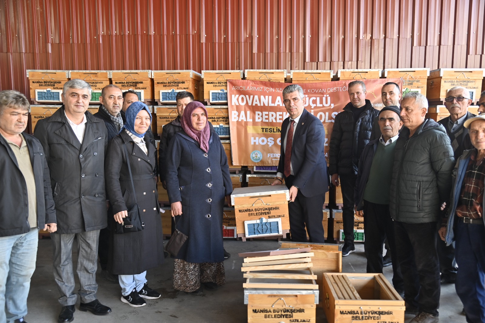 Manisa Büyükşehir Belediyesi’nin yüzde 50 hibe ile kovan desteği başladı