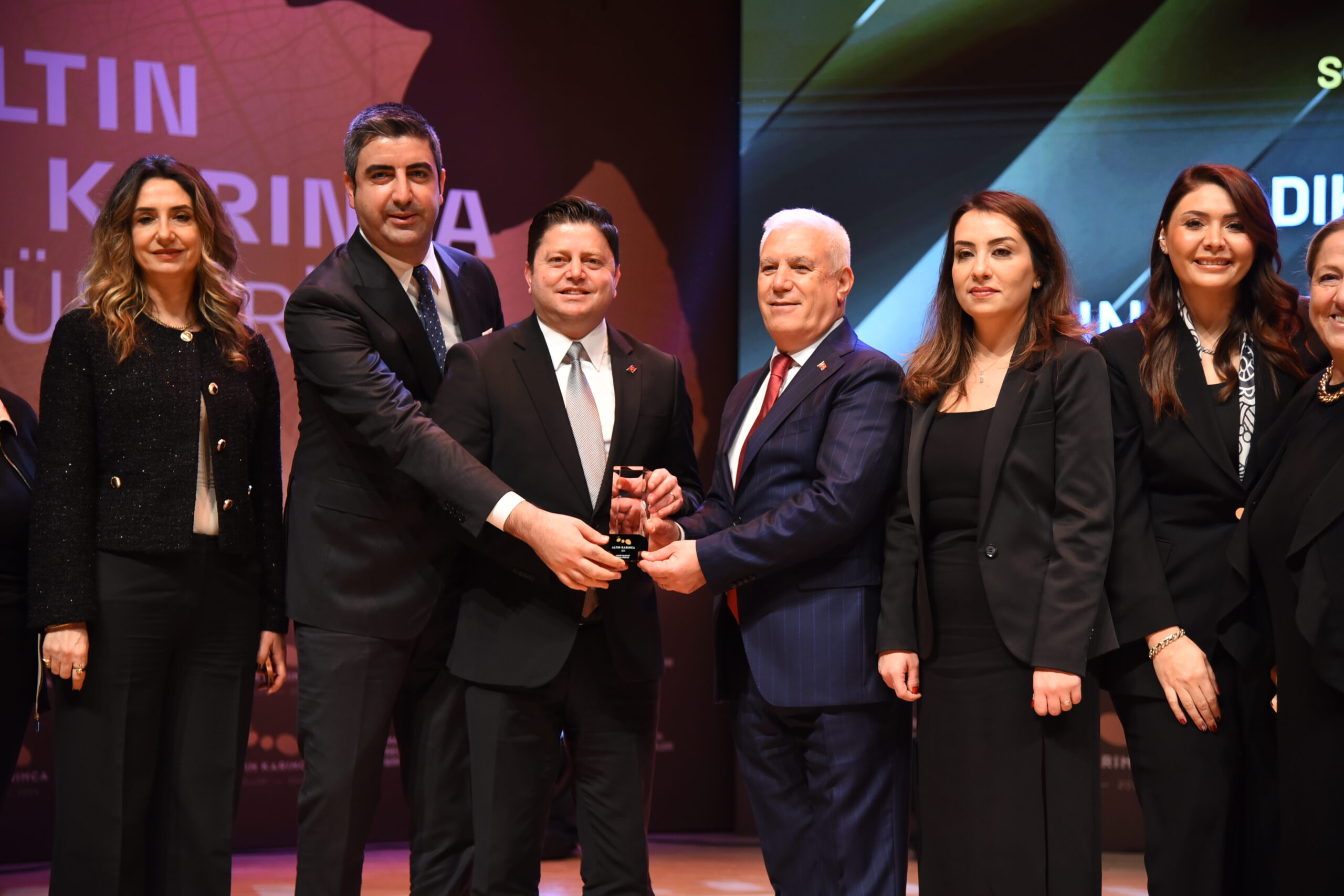 Kadıköy Belediyesi, Altın Karınca Ödülleri’nde iki ödül birden kazandı