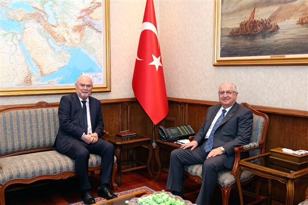 Güler, AGİT Genel Sekreterliği görevine seçilen emekli Büyükelçi Sinirlioğlu’nu kabul etti