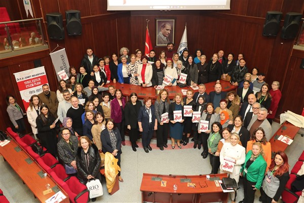 İzmit’te eşitlik için yeni yol haritasını Siyaset Bilimci Kaşıkırık anlattı