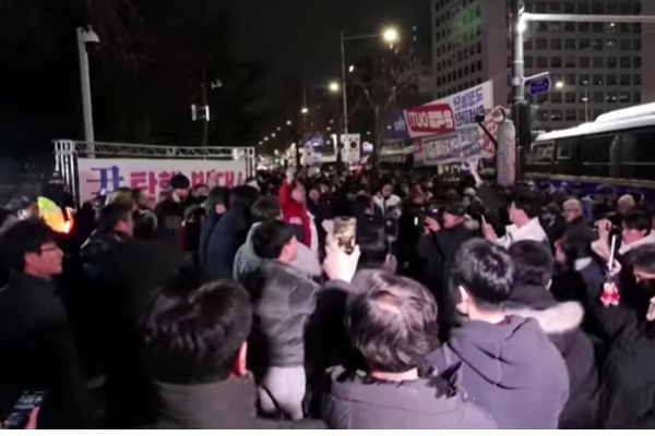 Güney Kore iktidar partisi, devlet başkanının görevden alınmasını destekleyebilir