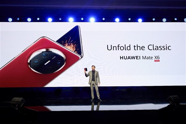 Huawei, Dubai’deki lansmanında yeni bir katlanabilir mükemmellik çağı başlatıyor