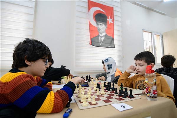 Bornova’da “Yeni Yıla Merhaba Satranç Turnuvası” düzenlendi