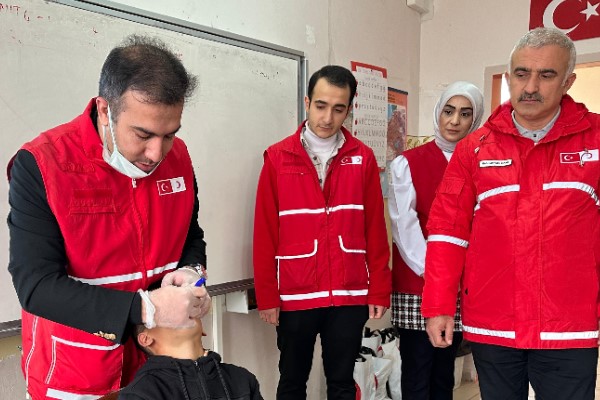 Türk Kızılay Elazığ Şubesi’nden öğrencilere diş sağlığı eğitimi