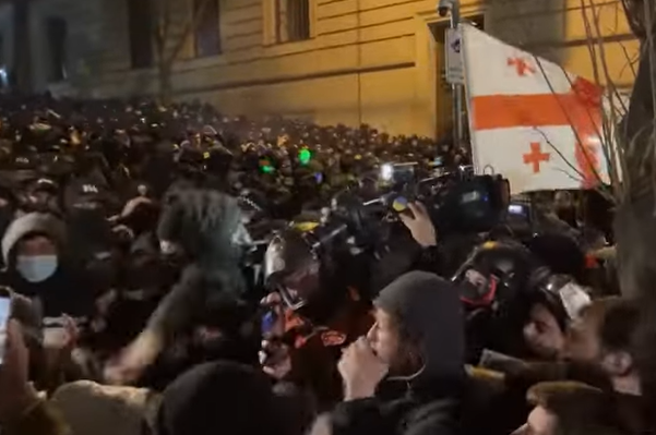 Gürcistan’ta protestolar devam ediyor