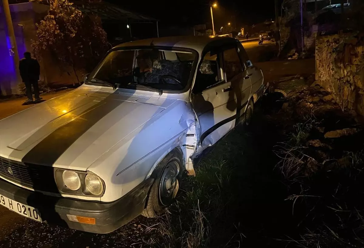 Aydın’da Motosiklet-Otomobil Çarpışması: 3 Çocuk Yaralandı