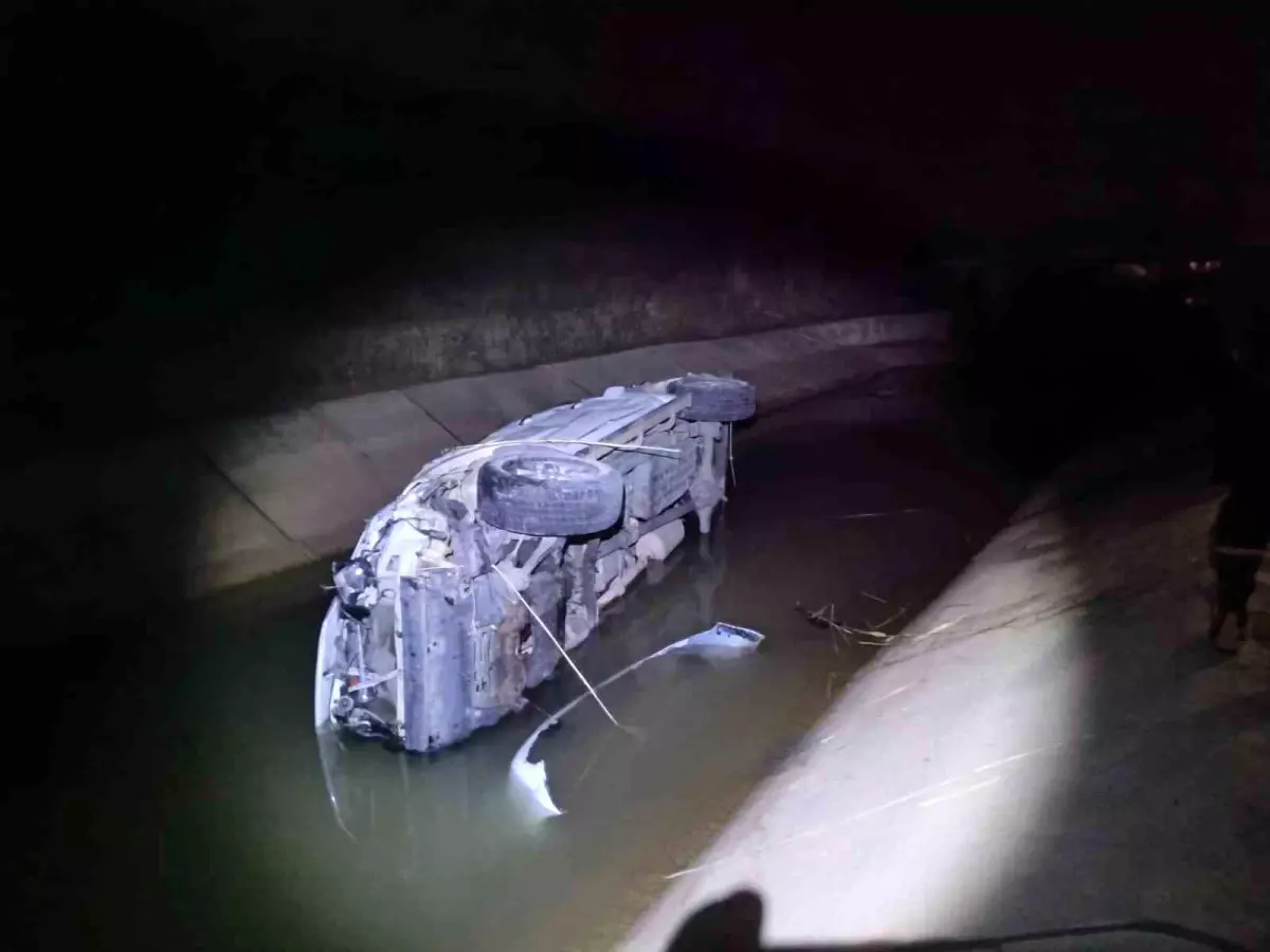 Diyarbakır’da Otomobil Su Kanalına Düştü: 2’si Ağır 3 Yaralı