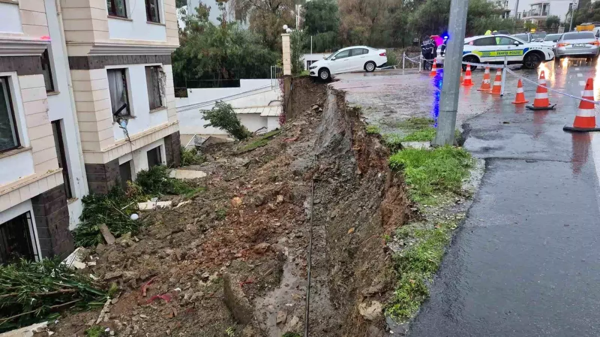 Bodrum’da Yağışlar Sebebiyle İstinat Duvarı Çöktü