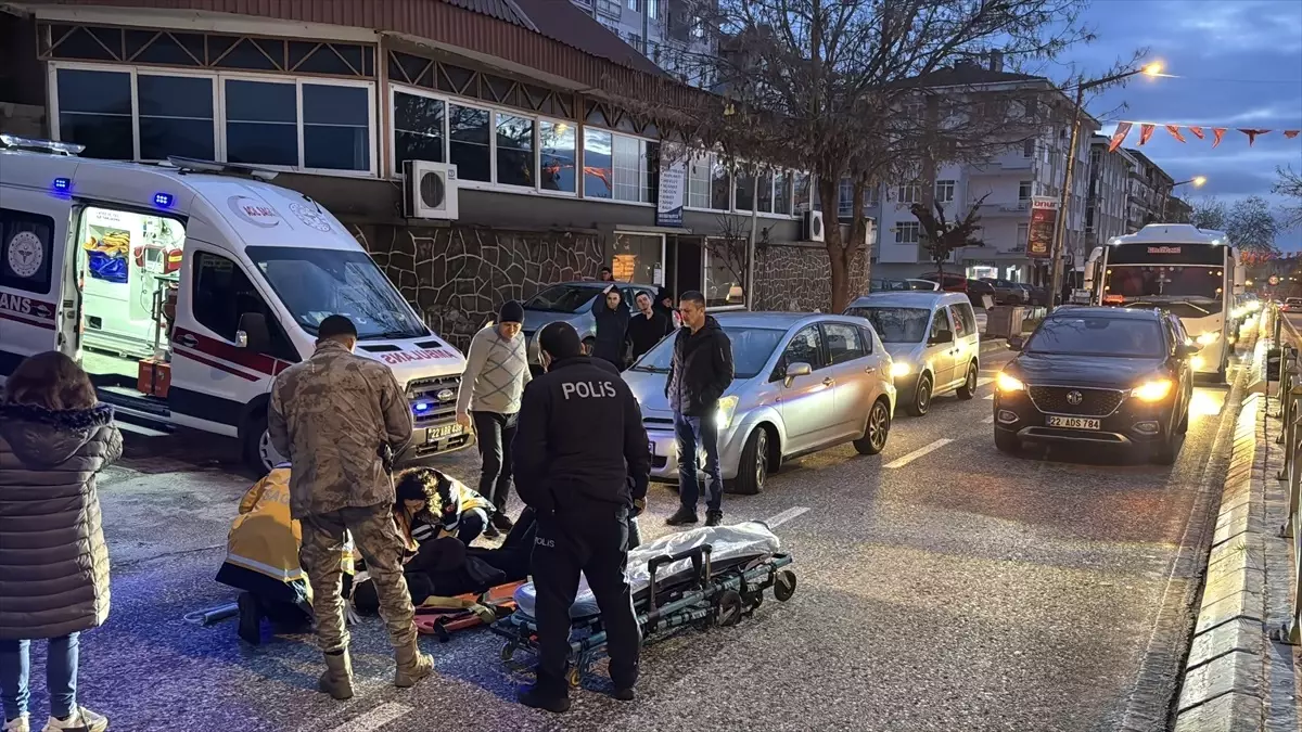 Edirne’de Otomobil Lise Öğrencisine Çarptı