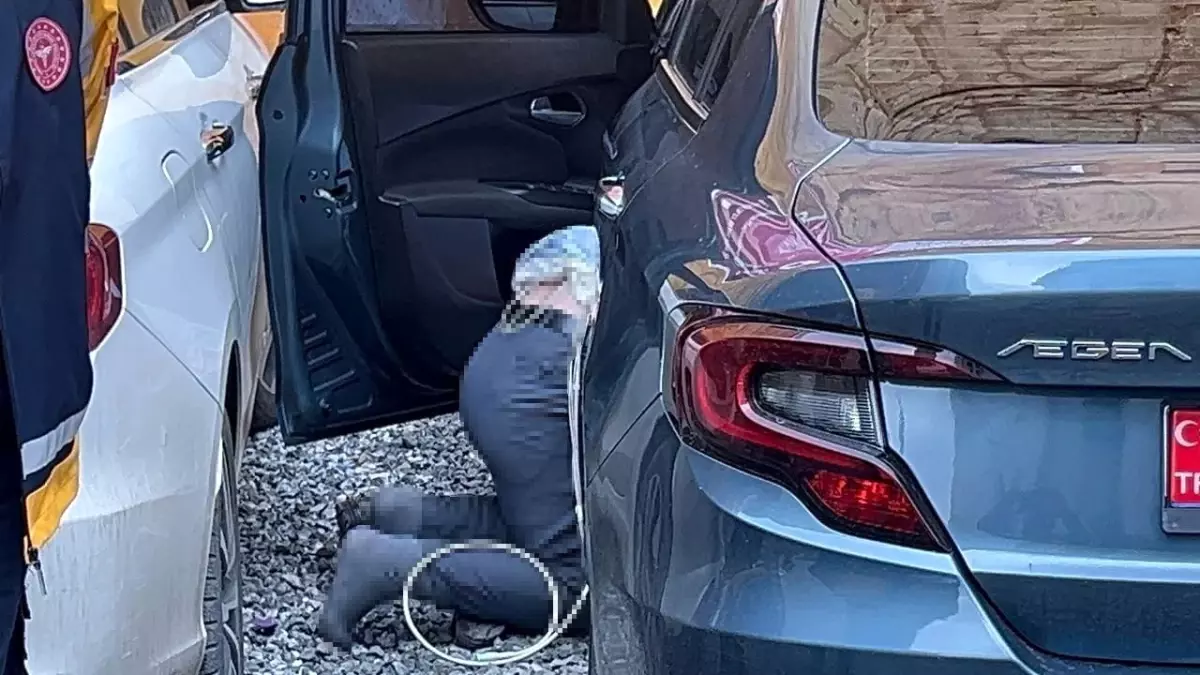 Elazığ’da Otomobil Kapısı Önünde Ölü Bulundu