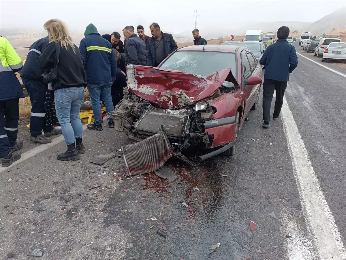 Mardin’de Trafik Kazası: 3 Yaralı