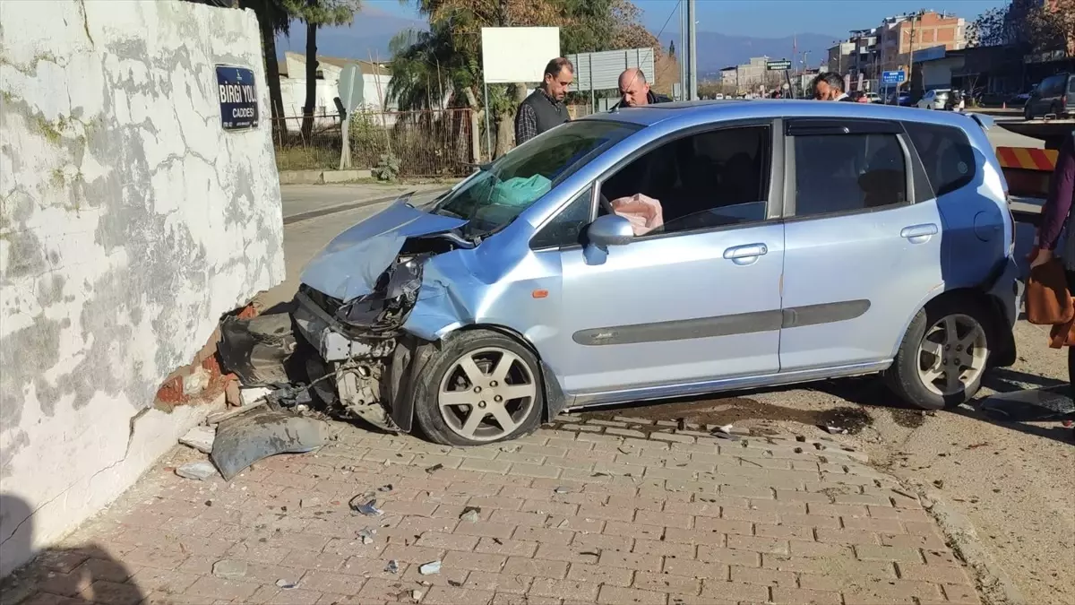Ödemiş’te Trafik Kazası: 2 Yaralı